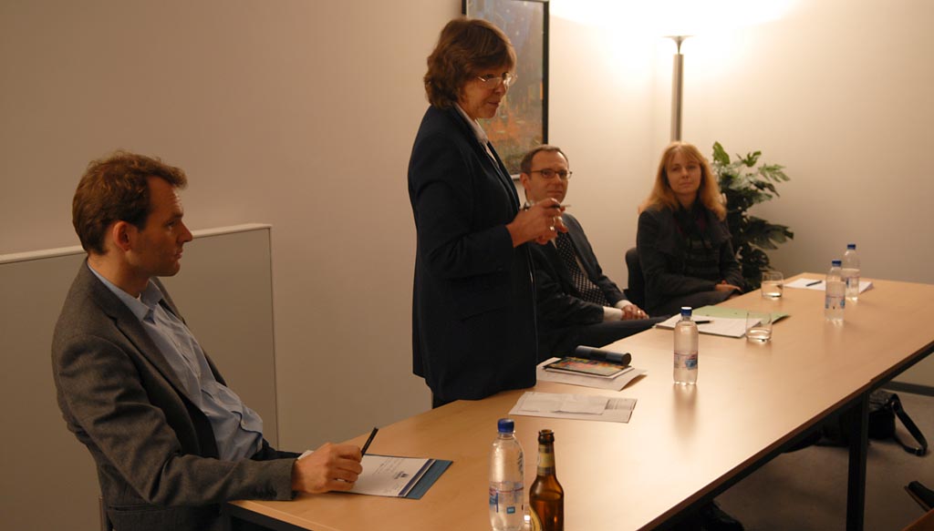 Diskutierten mit den Anwohnern: Marcus Menzl (Hafencity) Susanne Wegener (Nachbarschaftstreff Bergedorf-Bille) sowie Bodo Hafke und Yvonne Nische (Bezirk Mitte)