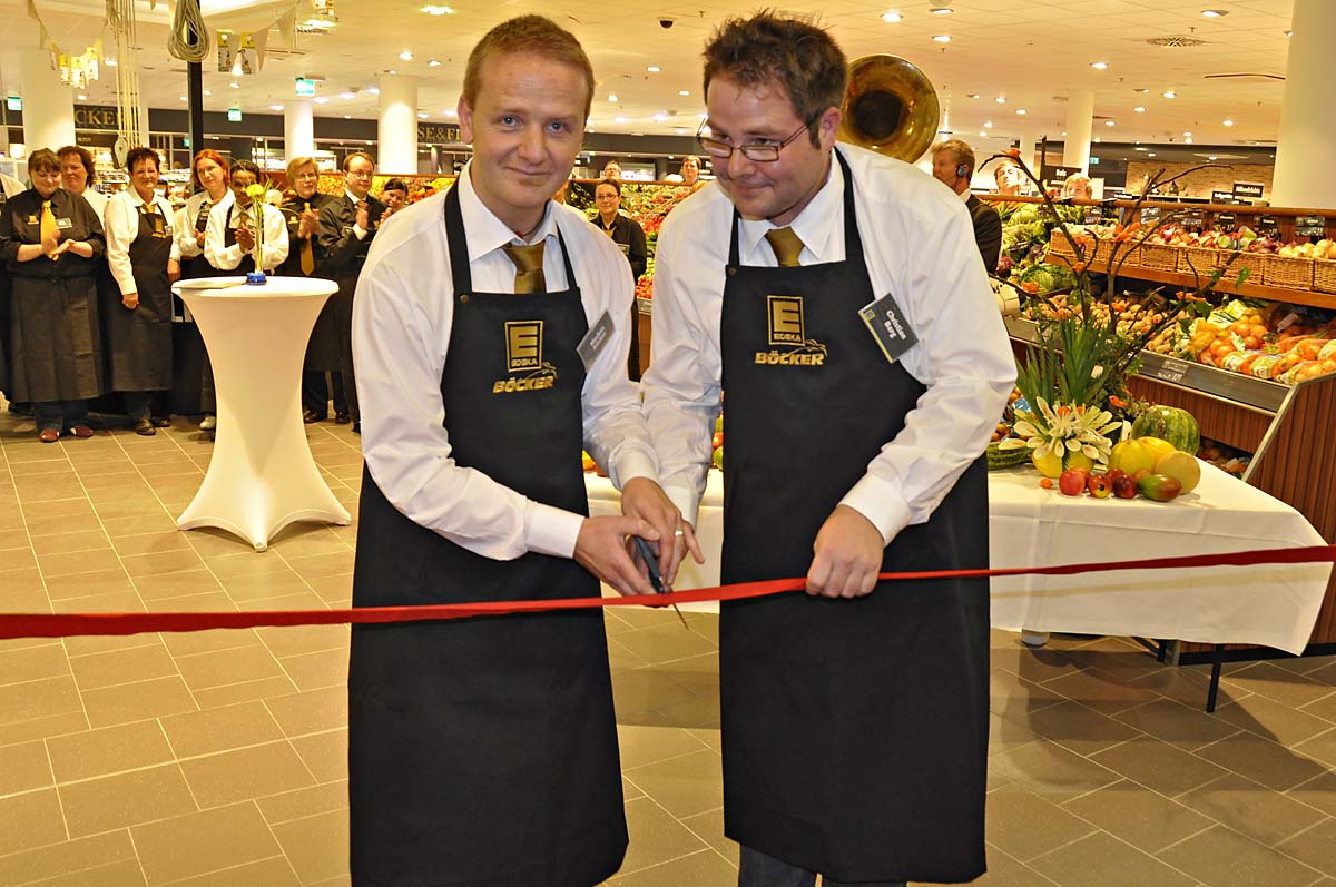Markus Böcker und Christian Barg eröffneten den Markt