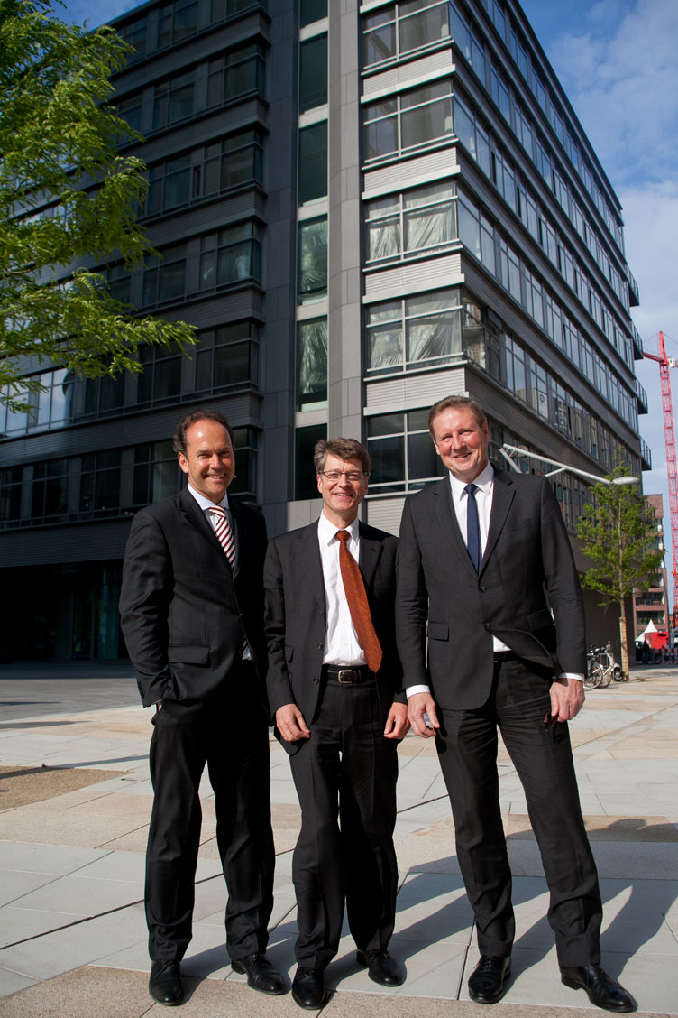 Florian Wegmann von Becken, Giselher Schultz-Berndt von der HafenCity GmbH und Bo Henriksson von Norrporten