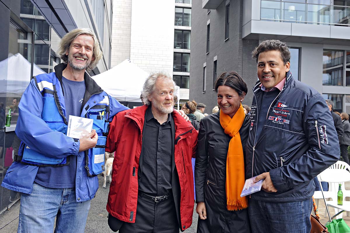 Douglas Lawrence (Mitte) mit Annette und Lars Rolner (rechts) (Foto: TH)