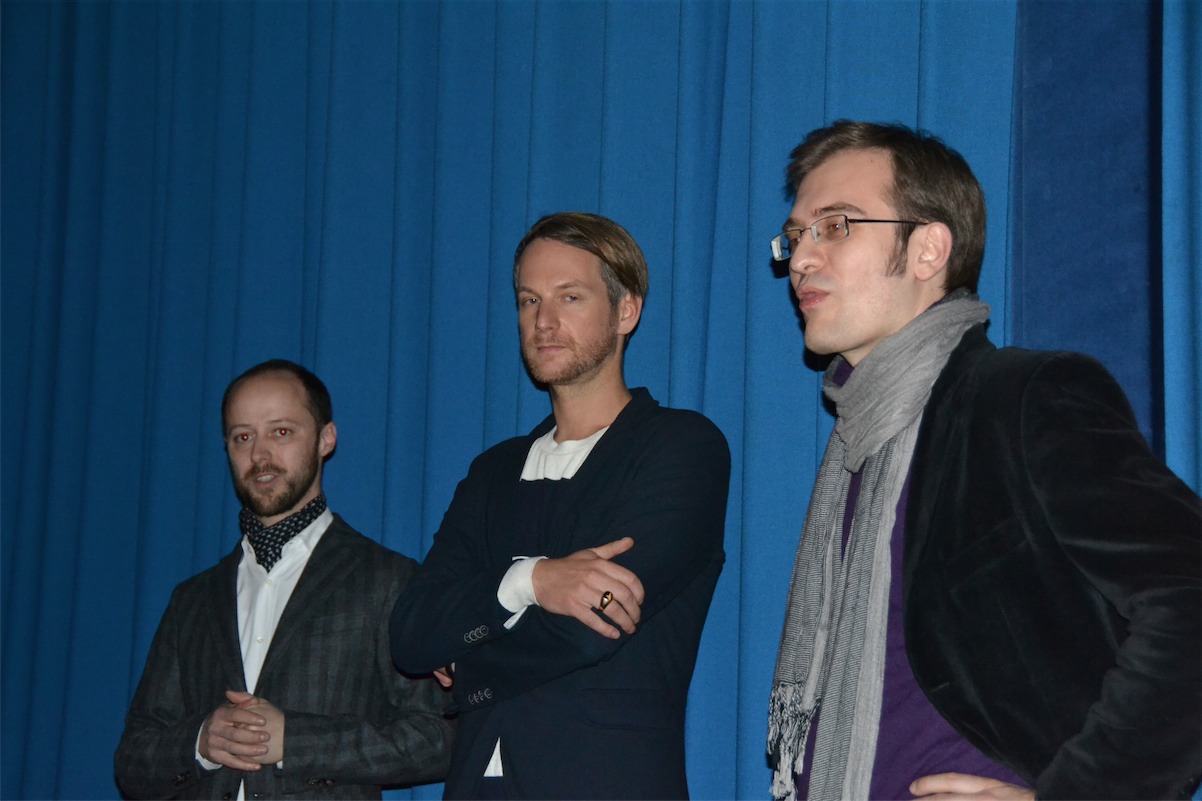 Fabian Gasmia, Henning Kamm (die beiden Produzenten) mit Radek Wegrzyn (Regisseur)