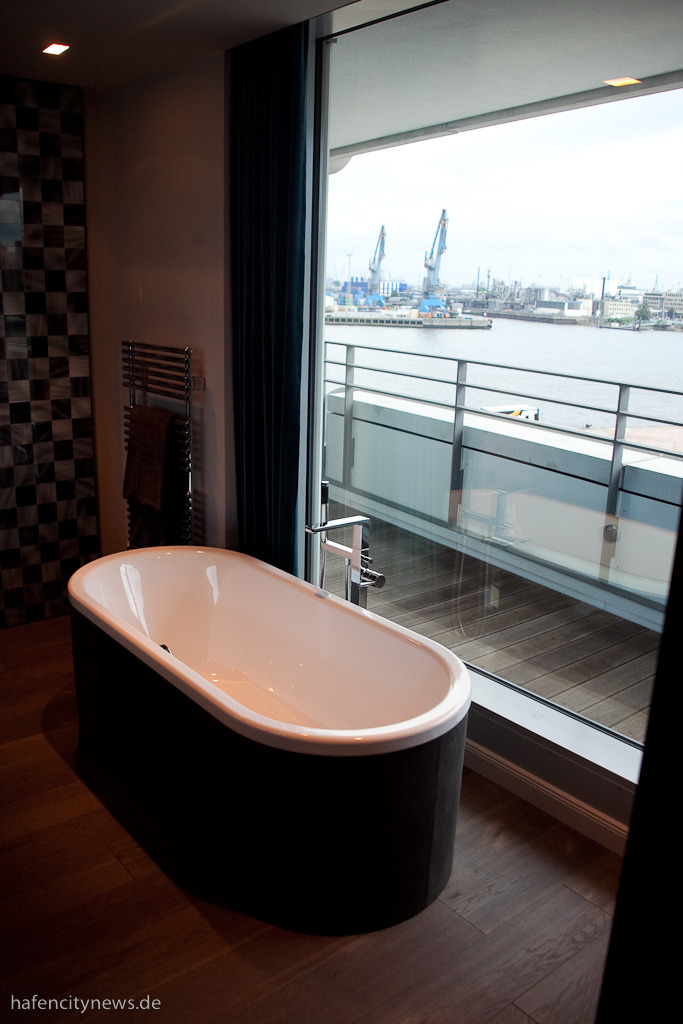 Die Badewanne mit dem schönsten Blick in der HafenCity