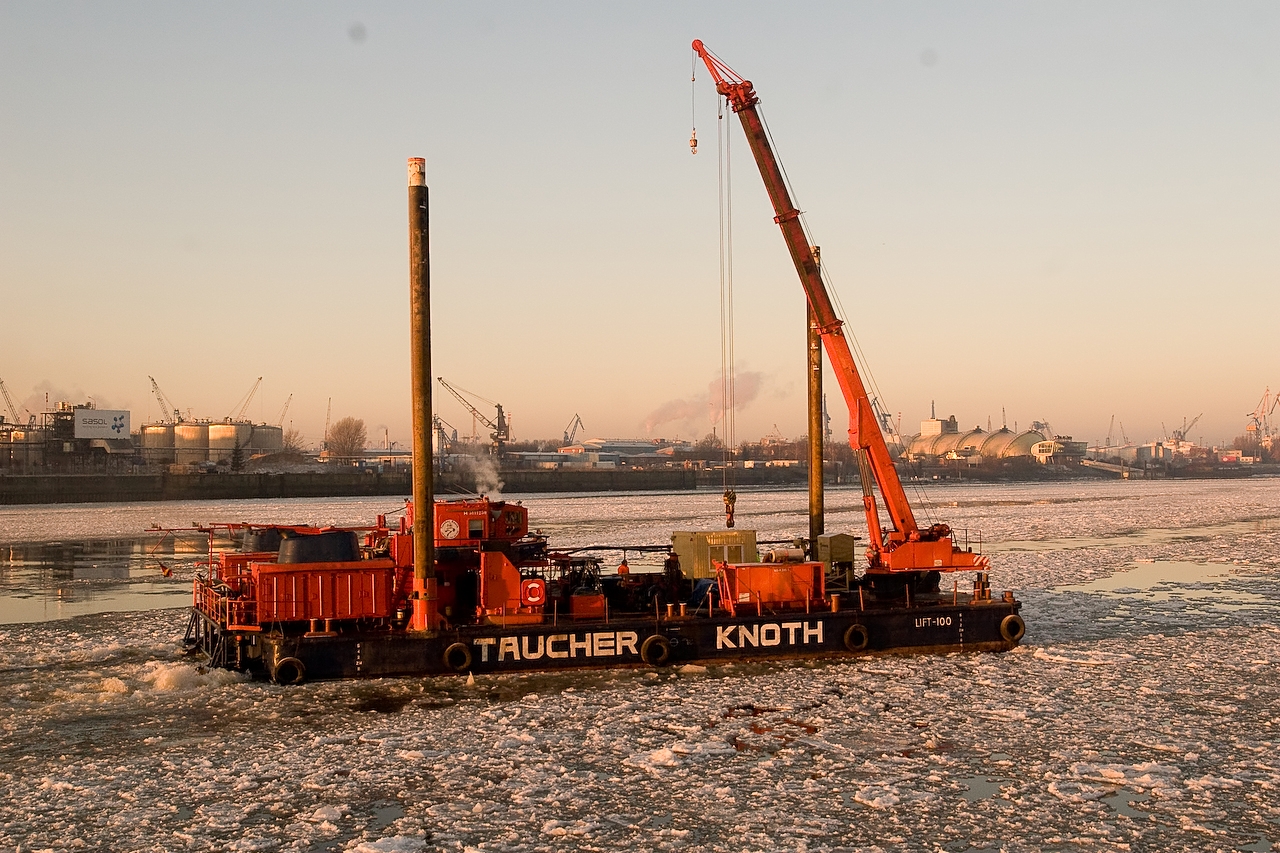 Taucherknoth auf den Weg in den Grasbrookhafen