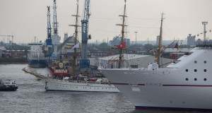 Die Gorch Fock und die Europa 2 - Zwei Stargäaste auf dem Hafengeburtstag