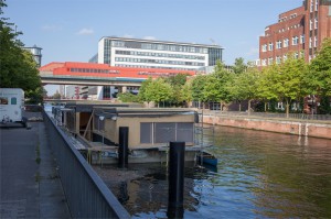 Ebenfalls in Arbeit - Schwimmende Häsuer am Mittelkanal