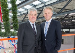 Frank Horch und Jens Meier beim Richtfest (Foto: HPA)