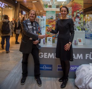 Frank Zander mit seiner Säule (Foto: Lilia Nour)