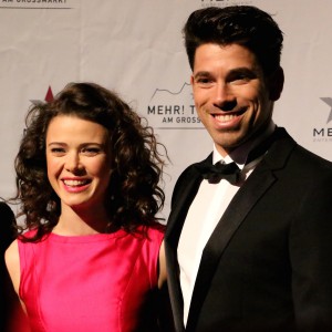 Die Hauptdarsteller Anna-Louise Weihrauch und Mate Gyenei im März bei der Eröffnung des Mehr! Theaters - Foto_wn