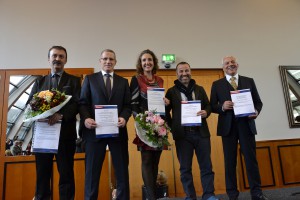 Hüseyin Duman, Manfred Burbach, Diana Ennet, Cedat Cukadar, Daniel Abdin (von links): 4 Preisträger, 3 Preise, 1 Ehrung (Foto: CF)