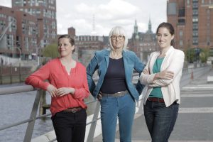 Jenny Hold, Erzieherin, Margit Werner, Zentrale Verantwortung, und Katharina Naumann, Assistenz der Geschäftskundenbetreuung, wollen die HafenCity familienfreundlicher machen (Foto: Hanns Köhler)