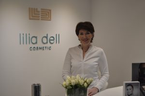 BU: Lilia Dell in ihrem Kosmetikinstitut am Kaiserkai (Foto: TEN)   