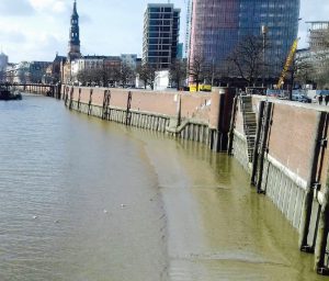 Zollkanal bei Ebbe – es riecht nach Meer (Foto: C. Munzinger)