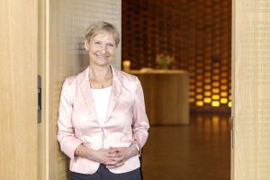 Büro in der HafenCity, Blick auf die Shanghaiallee, Bischöfin Kirsten Fehrs (Foto: Nordkirche)