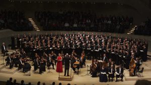 Zum ersten Mal trat ein Laienchor im Großen Saal der Elbphilharmonie auf (Foto: Pressefoto)